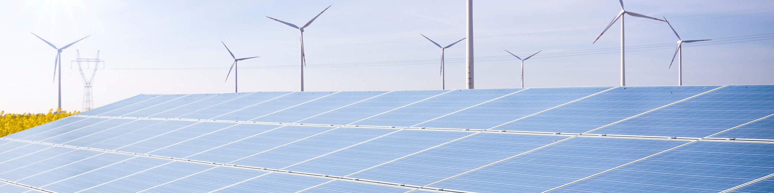 Freichflächen-PV mit Windenergieanlagen