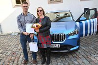 ThEGA-Mitarbeiter Rico Hofmann zeichnet 100. Thüringer E-Lotsen aus, Dr. Arlett Nehring aus dem Landratsamt Saale-Holzland-Kreis