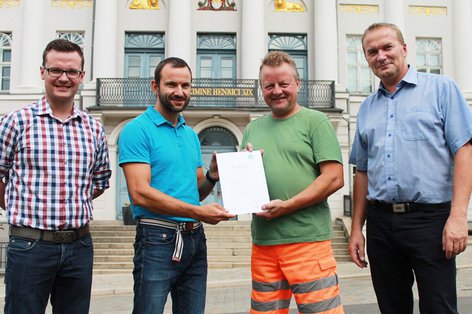 2018 hat die ThEGA ihren 50. kommunalen Energiemanager zertifiziert: Romano Thrum (2. v. rechts) aus Zeulenroda-Triebes hat die ThEGA-Weiterbildung erfolgreich abgeschlossen. Bis heute hat die ThEGA mehr als 70. Kommunale Energiemanager ausgebildet.