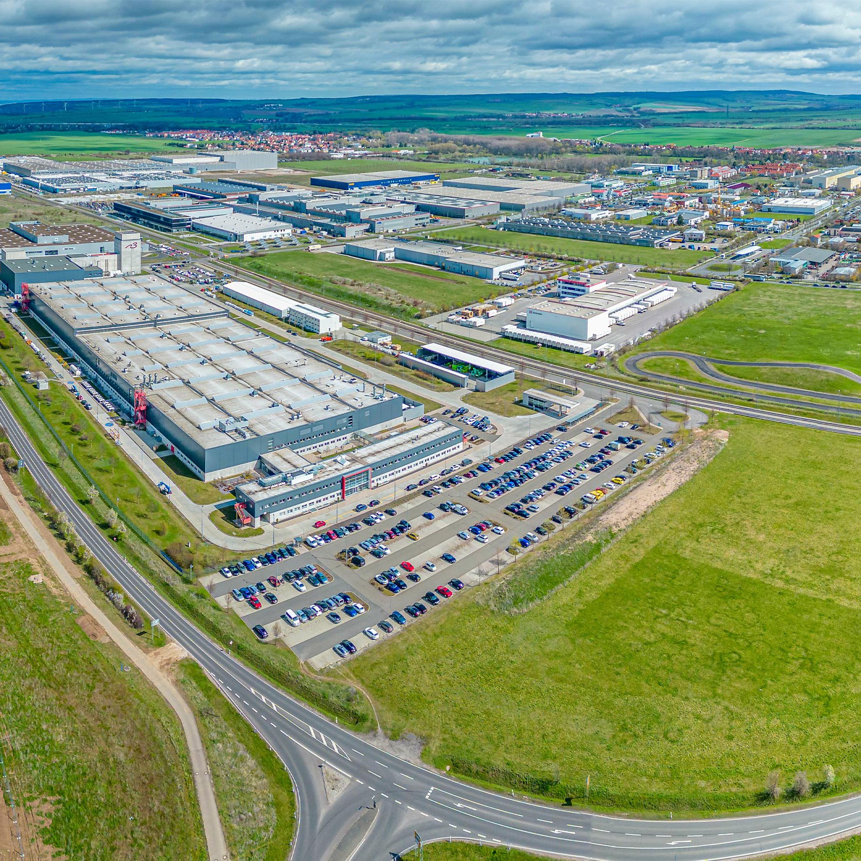 Blick auf Gewerbegebiet Arnstadt Blick von oben auf ein Gewerbegebiet mit vielen Unternehmen in Arnstadt