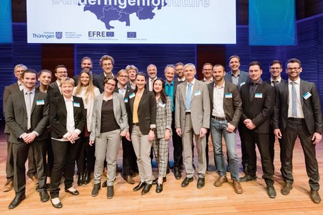 Heute sind 25 ThEGA-Mitarbeiter*innen für eine erfolgreiche Energiewende aktiv. Zu unserem Team gehören Ingenieure, Planer für Gebäudetechnik, Architekten und Geografen ebenso wie Regionalplaner, Energieberater und Kommunikationsexperten.