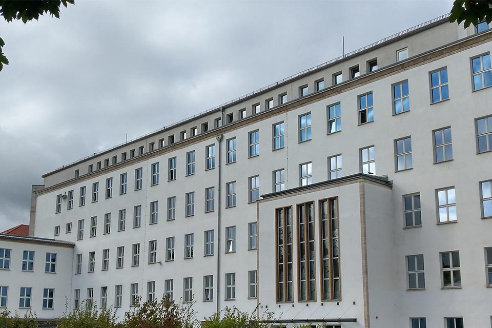 Thüringer Umweltministerium in Erfurt Hinteransicht des Thüringer Umweltministeriums in Erfurt