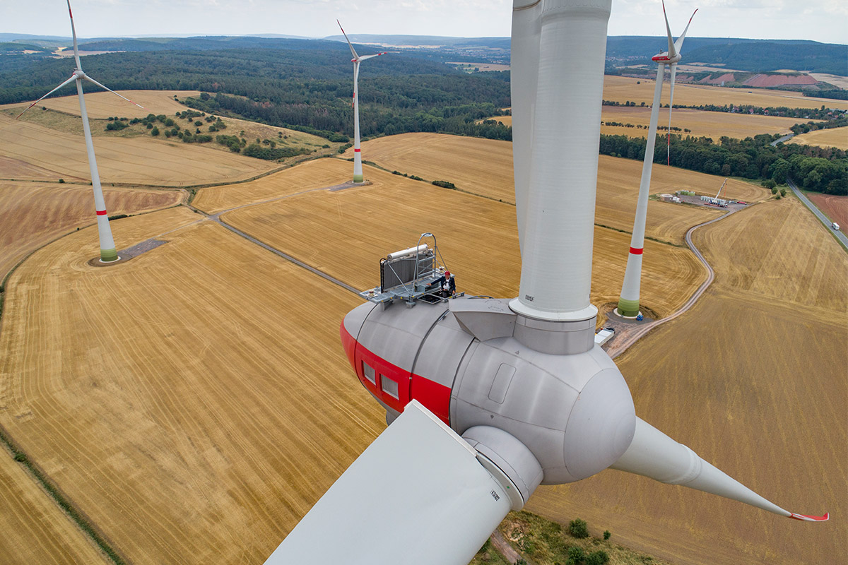 Windpark in Thüringen mit mehreren Windrädern