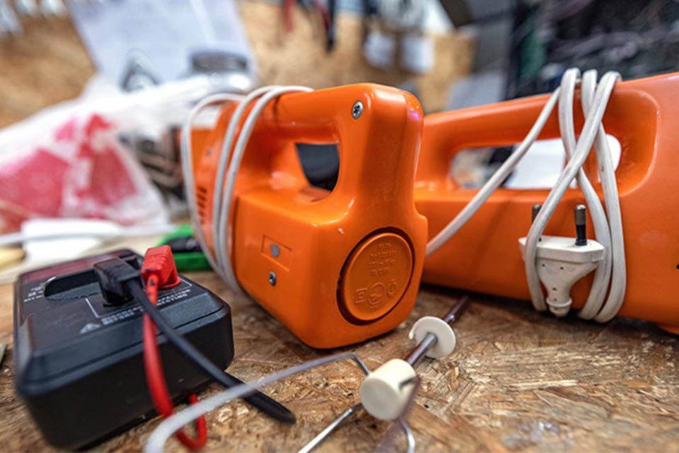 Circular Economy (Kreislaufwirtschaft) mit orangefarbenen Mixer